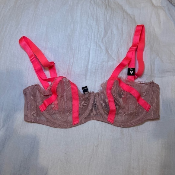 NWT Victoria’s Secret very sexy unlined balconet bra 34C lingerie coral/… - Picture 2 of 4